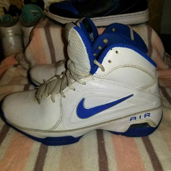 Nike - Picture 4 of 5